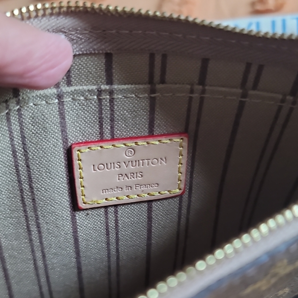 Louis Vuitton Brown Tan Monogram Clutch - Picture 3 of 4
